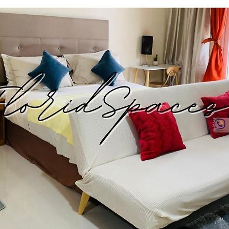 One Palm Tree Villas Condominium - Studio 2Nd Fl With Balcony - Across Terminal 3 Airport Pasay Esterno foto