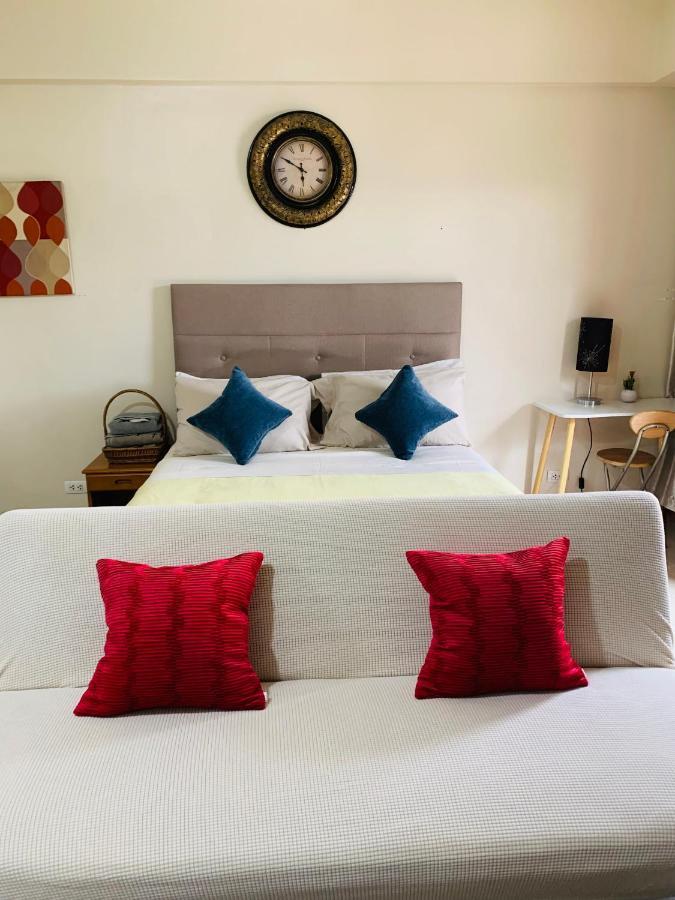 One Palm Tree Villas Condominium - Studio 2Nd Fl With Balcony - Across Terminal 3 Airport Pasay Esterno foto