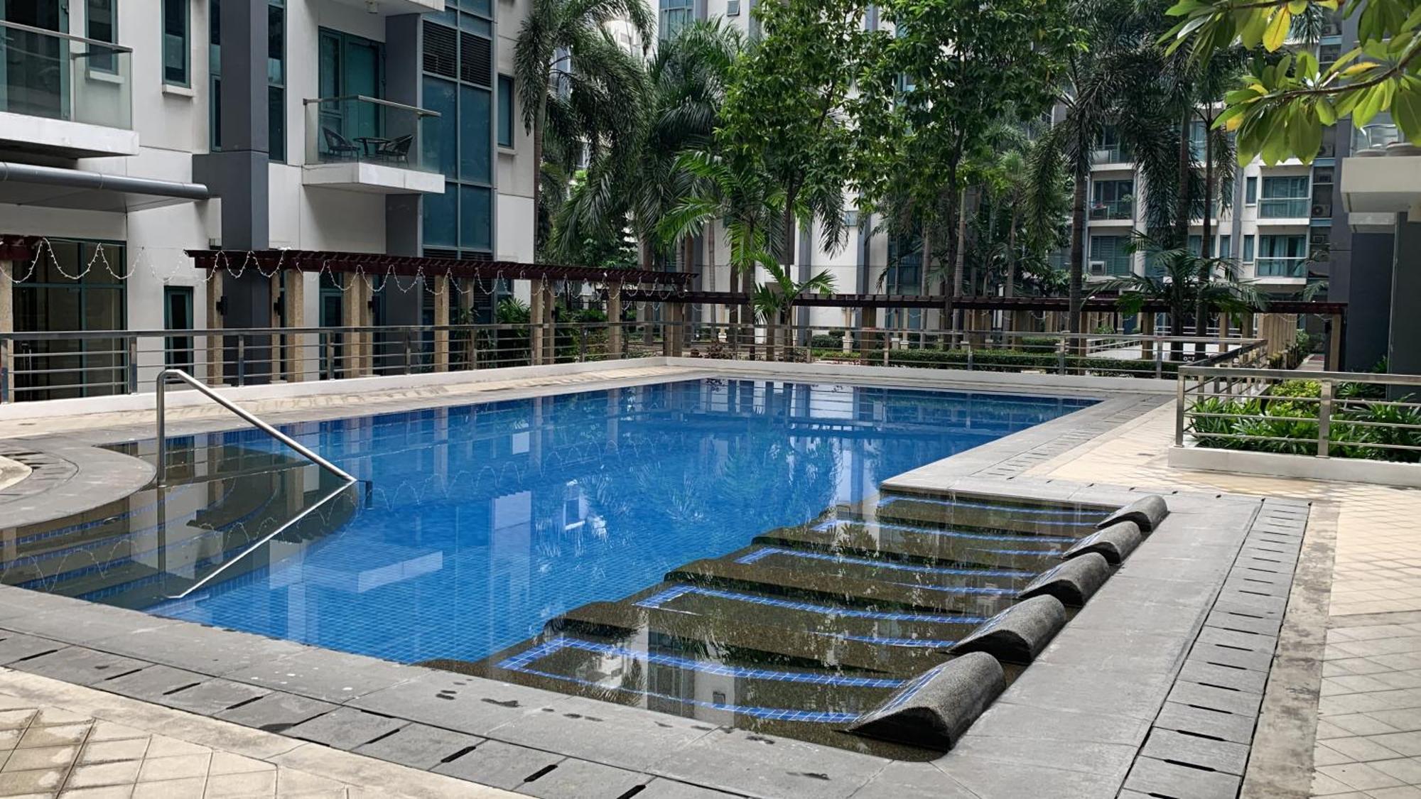 One Palm Tree Villas Condominium - Studio 2Nd Fl With Balcony - Across Terminal 3 Airport Pasay Esterno foto