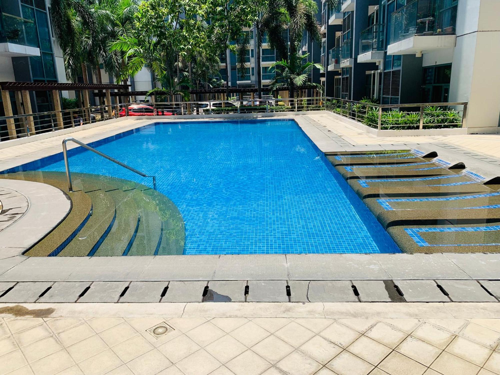 One Palm Tree Villas Condominium - Studio 2Nd Fl With Balcony - Across Terminal 3 Airport Pasay Esterno foto